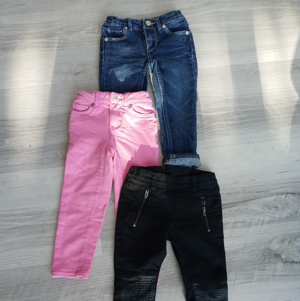 3 Pc Bundle Jeans. Levi , And H&M. Size 2T-2Y. In Pink , Blue , And Black